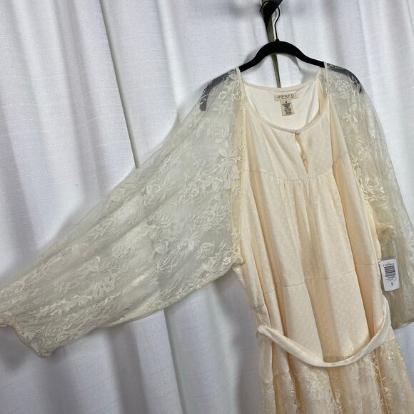 Torrid Festi Cream Lace Clip Dot Mini Dress Sz.4 NWT - Picture 11 of 16